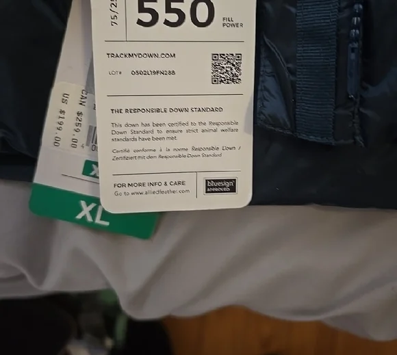 Navy Puffer Jacket XL - Picture 7 of 7